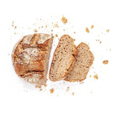 Pane cotto a legna affettato scuro