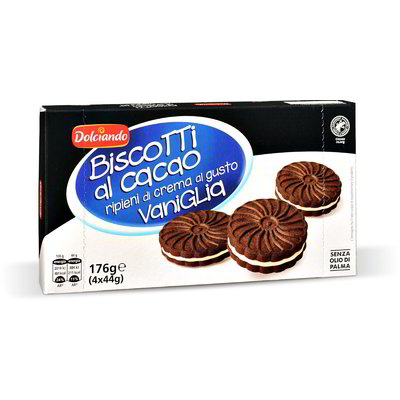 Biscotti al cacao ripieni di crema al gusto vaniglia