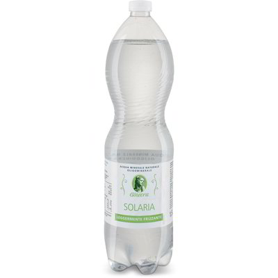 Acqua leggermente frizzante