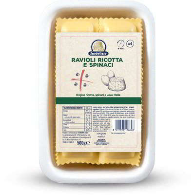 Pasta ripiena ravioli ricotta e spinaci