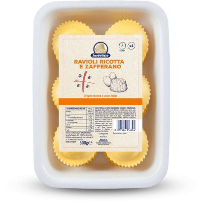 Pasta ripiena ravioli ricotta e zafferano