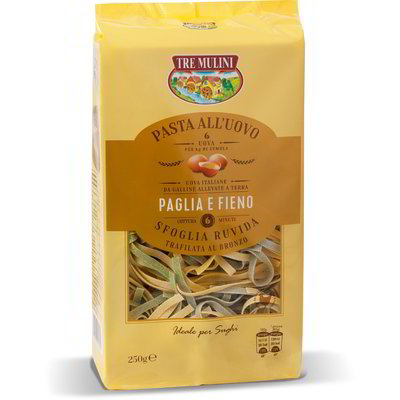 Tagliatelle all'uovo paglia e fieno