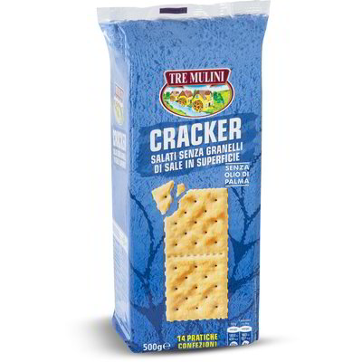 Cracker salati senza granelli di sale in superficie