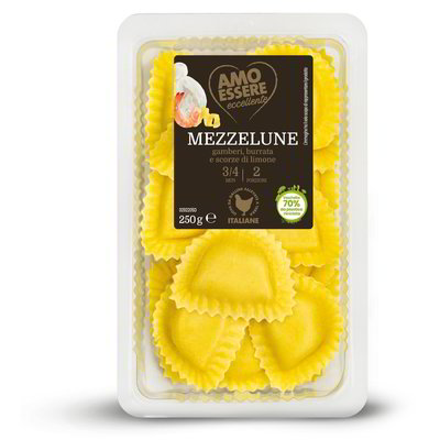 Ravioli mezzelune con gamberi, burrata e scorze di limone
