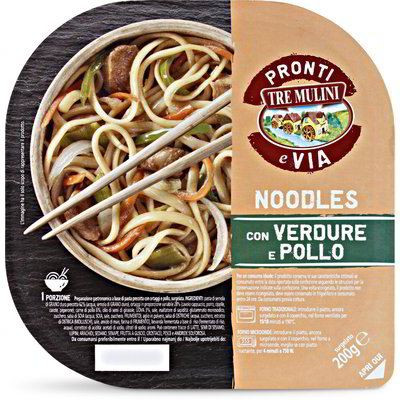 Noodles con verdure e pollo