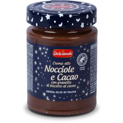 Crema alle nocciole e cacao con granella di biscotto al cacao