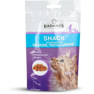 Snack aromatizzato con salmone, trota e aringhe per gatti