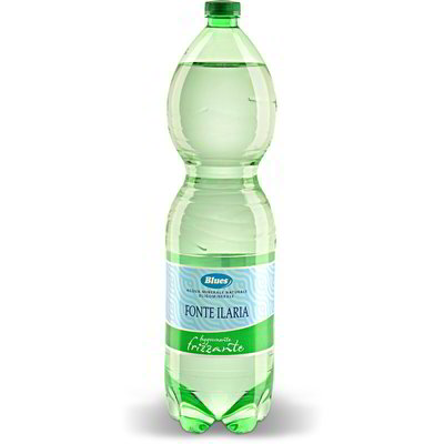 Acqua leggermente frizzante
