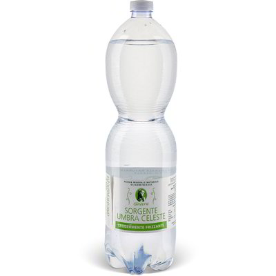 Acqua leggermente frizzante